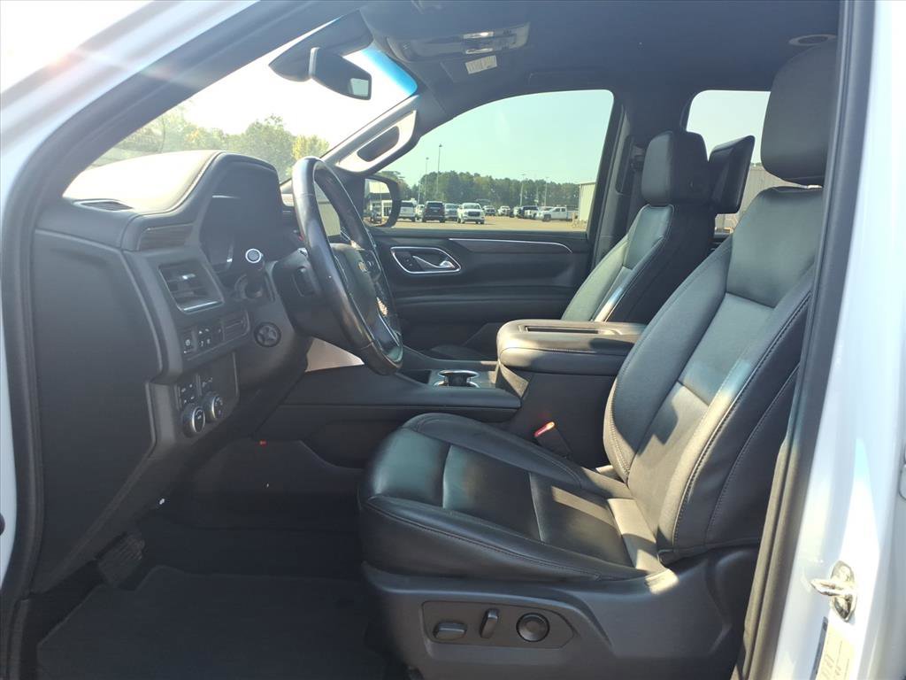 Used 2022 Chevrolet Suburban LT w/ Luxury Package image 19