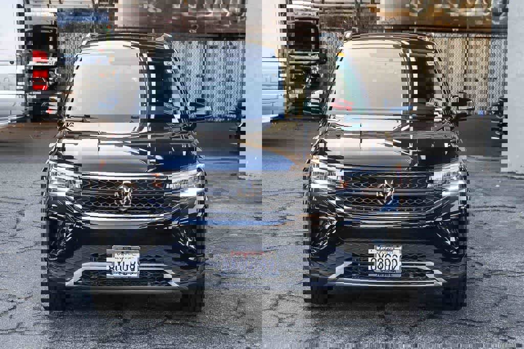 Used 2022 Volkswagen Taos SE image 3