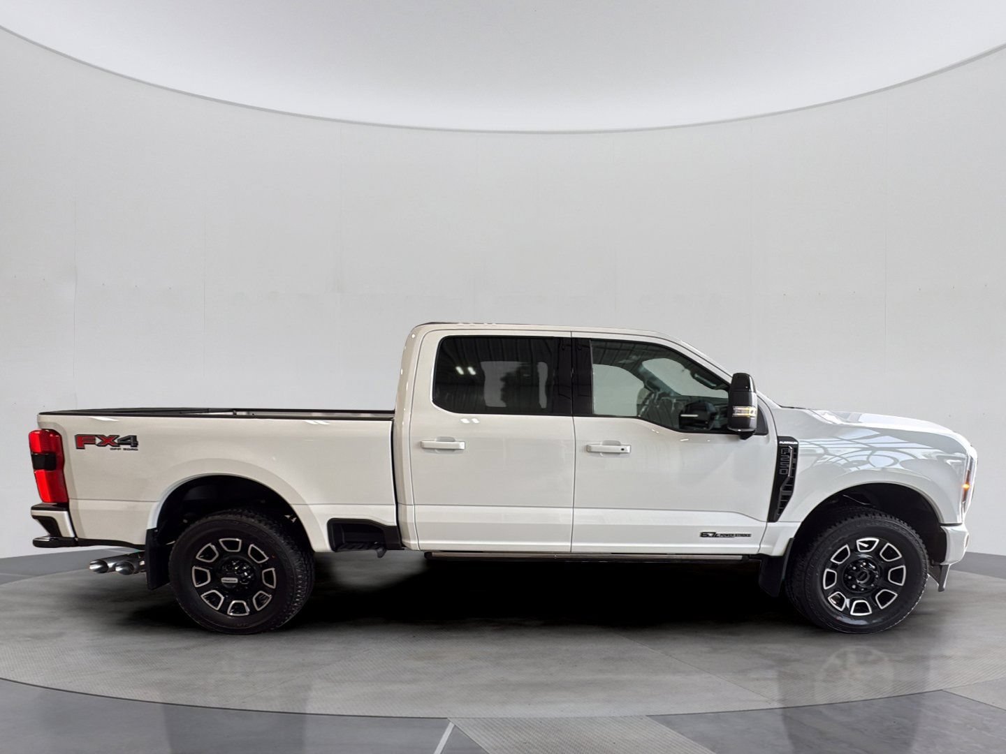 Used 2026 Ford F250 Platinum AWD/4WD image 7