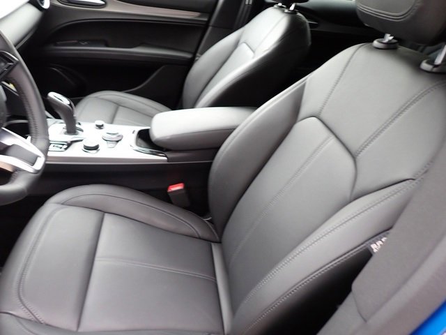 New 2025 Alfa Romeo Stelvio Sprint image 12