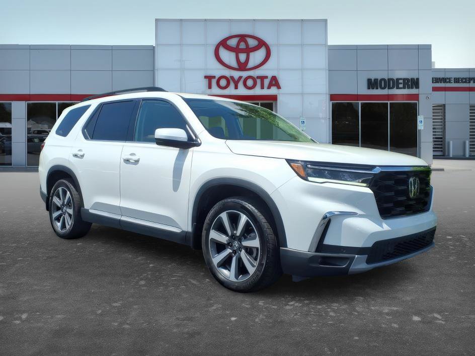 Used 2023 Honda Pilot Touring image 9