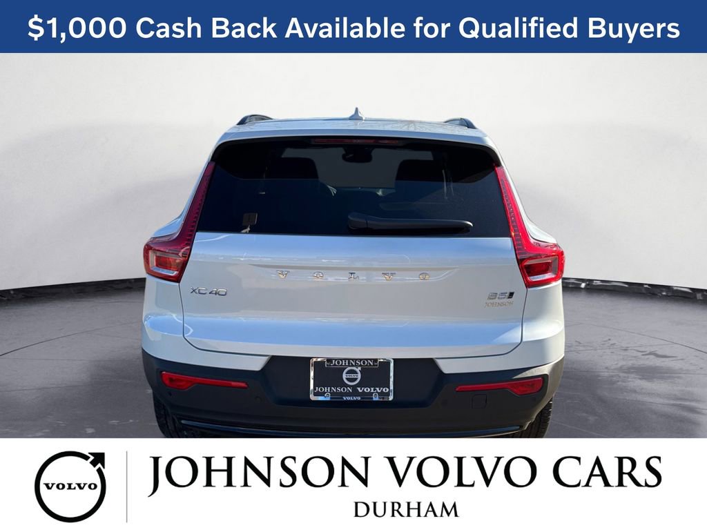 New 2026 Volvo XC40 B5 Core w/ Climate Package AWD/4WD image 4