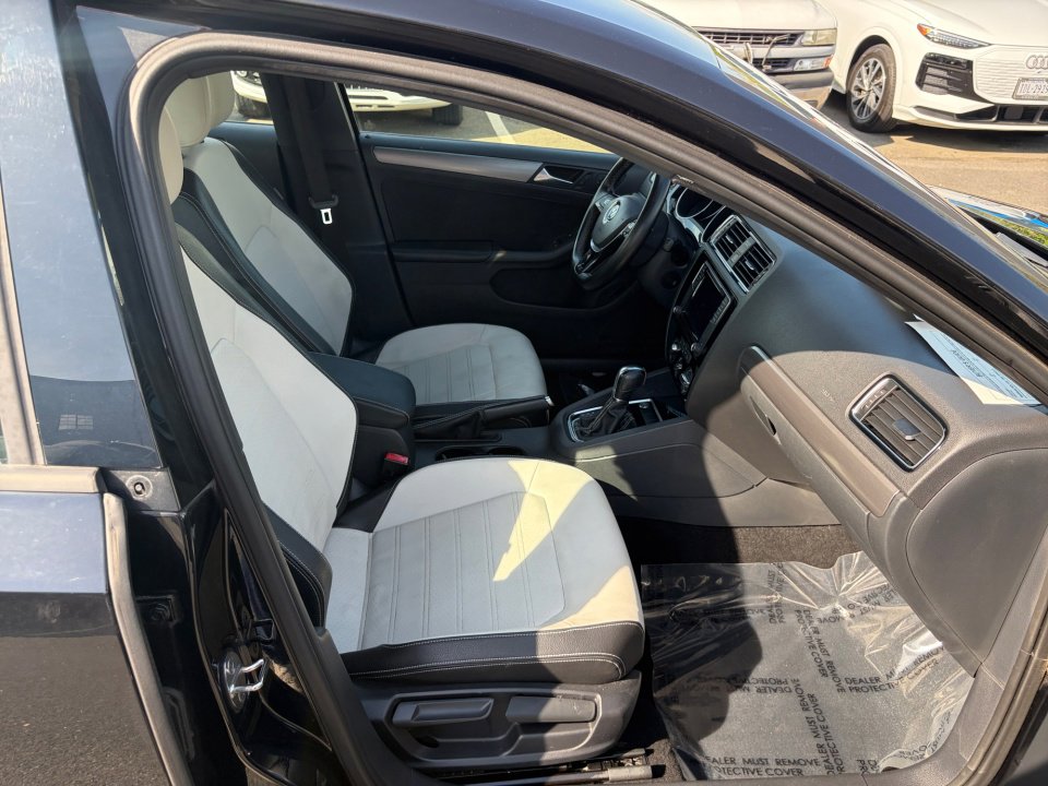 Used 2016 Volkswagen Jetta Sport image 28