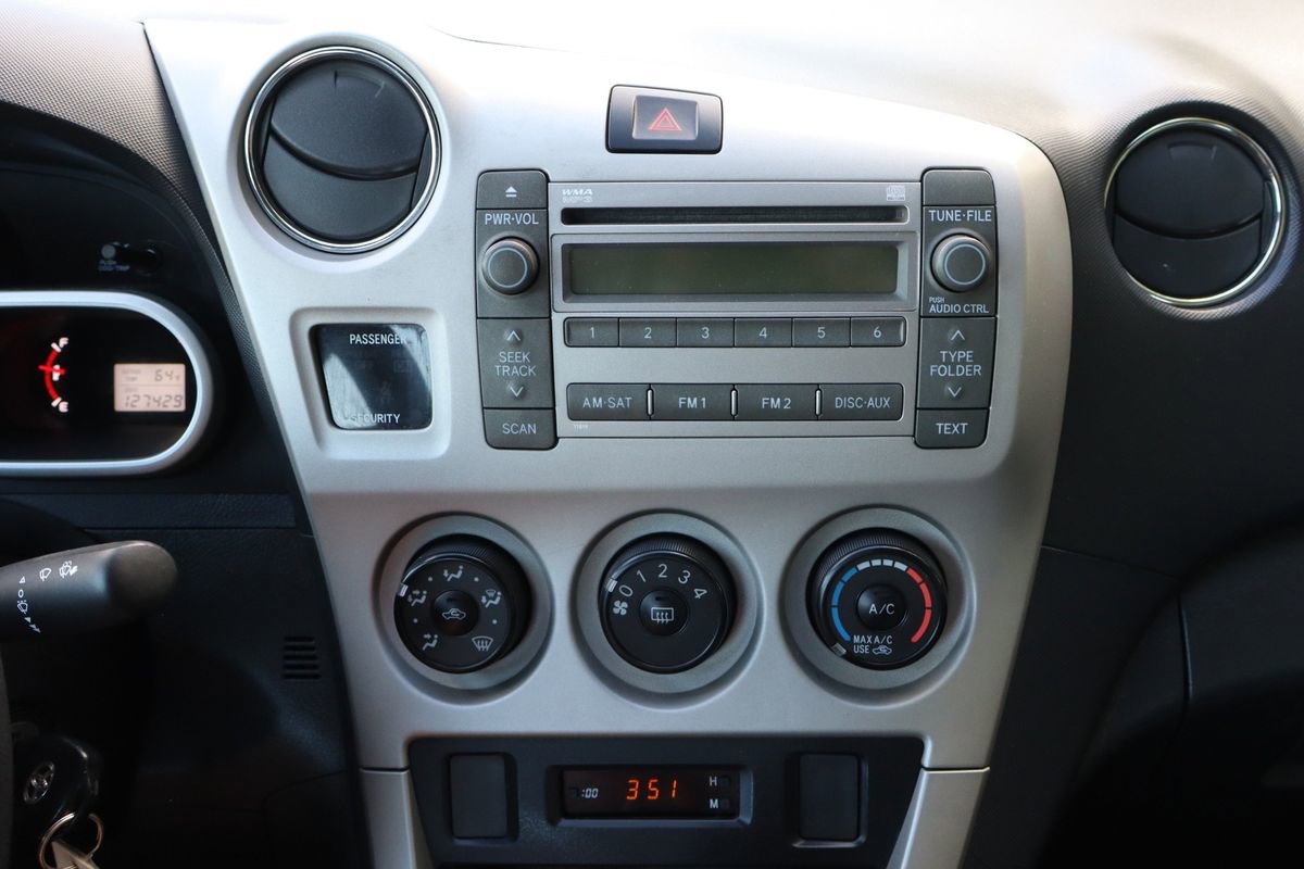 Used 2010 Toyota Matrix image 32