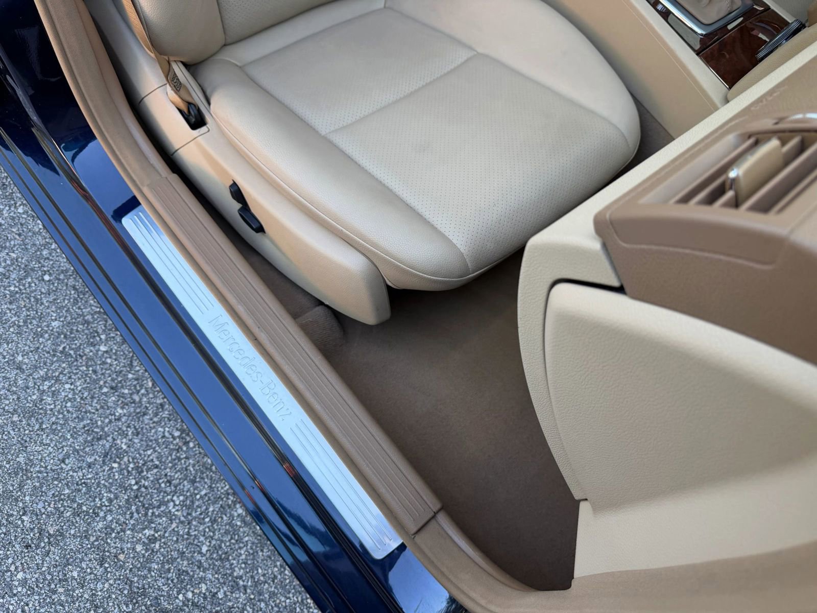 Used 2008 Mercedes-Benz C 300 Sedan image 32