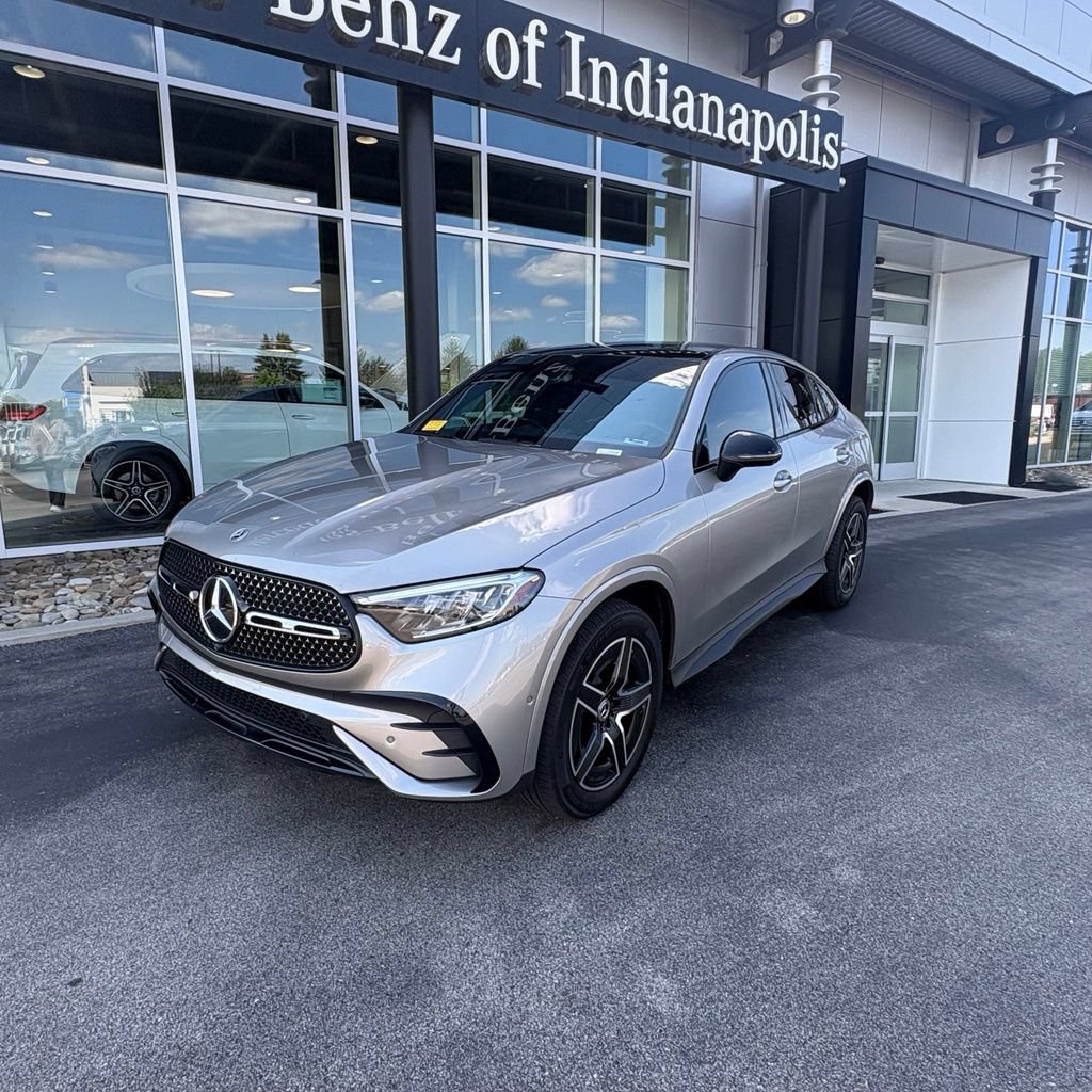 Used 2024 Mercedes-Benz GLC 300 4MATIC image 2