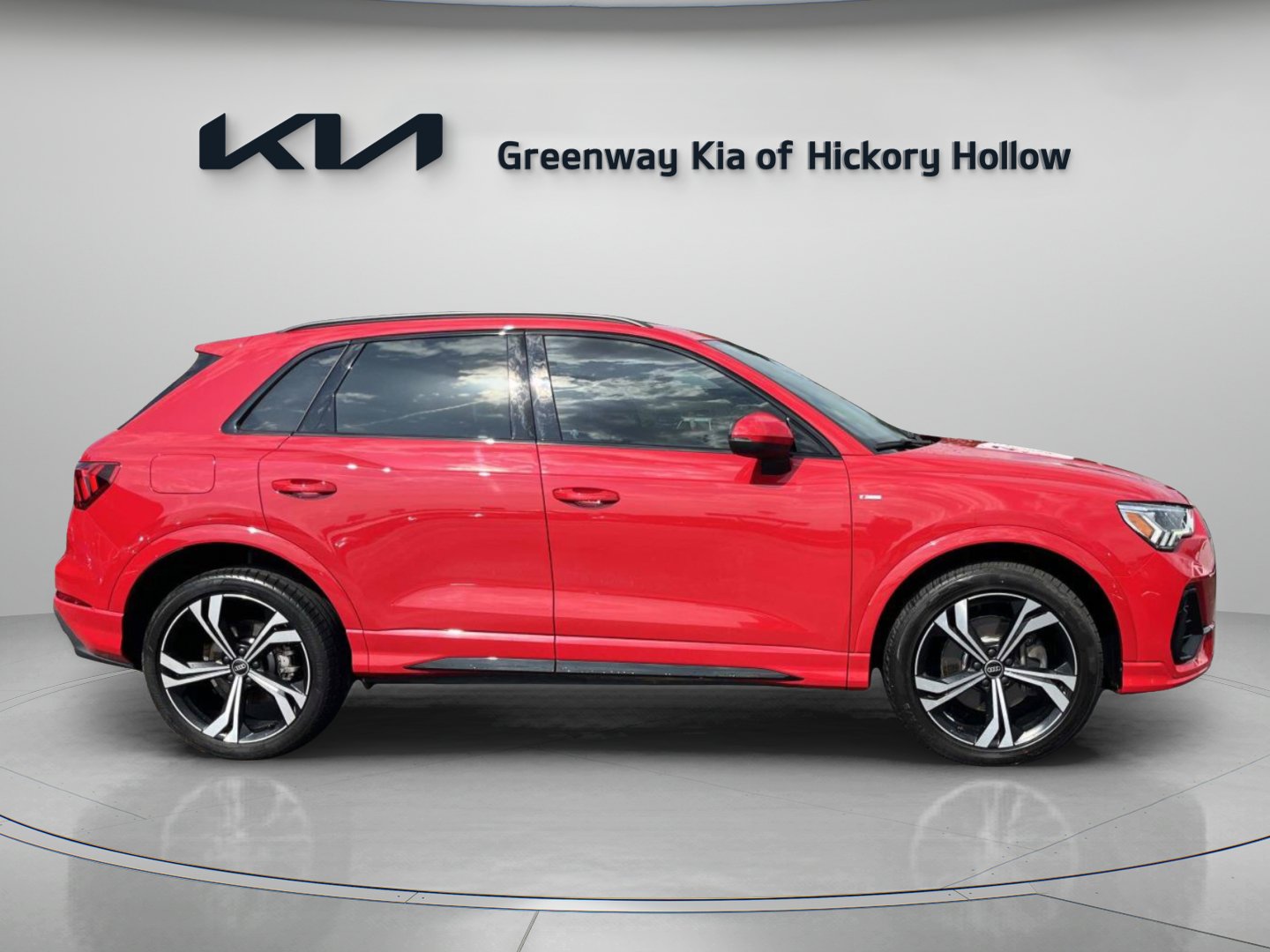 Used 2024 Audi Q3 2.0T Premium Plus w/ Premium Plus Package AWD/4WD image 8