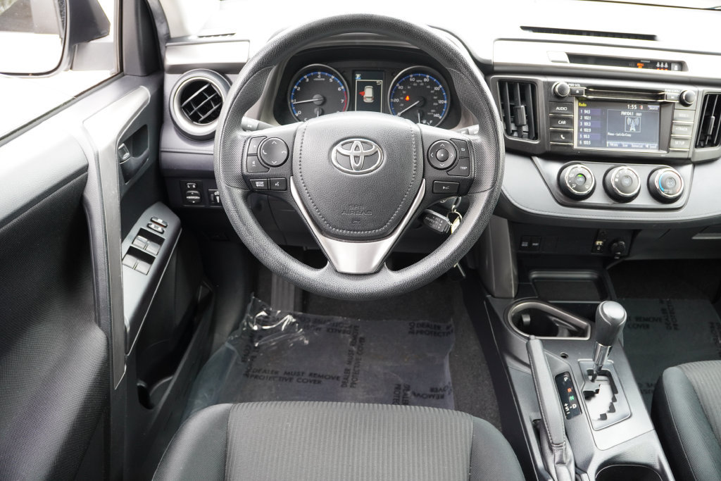 Used 2017 Toyota RAV4 LE AWD/4WD image 19
