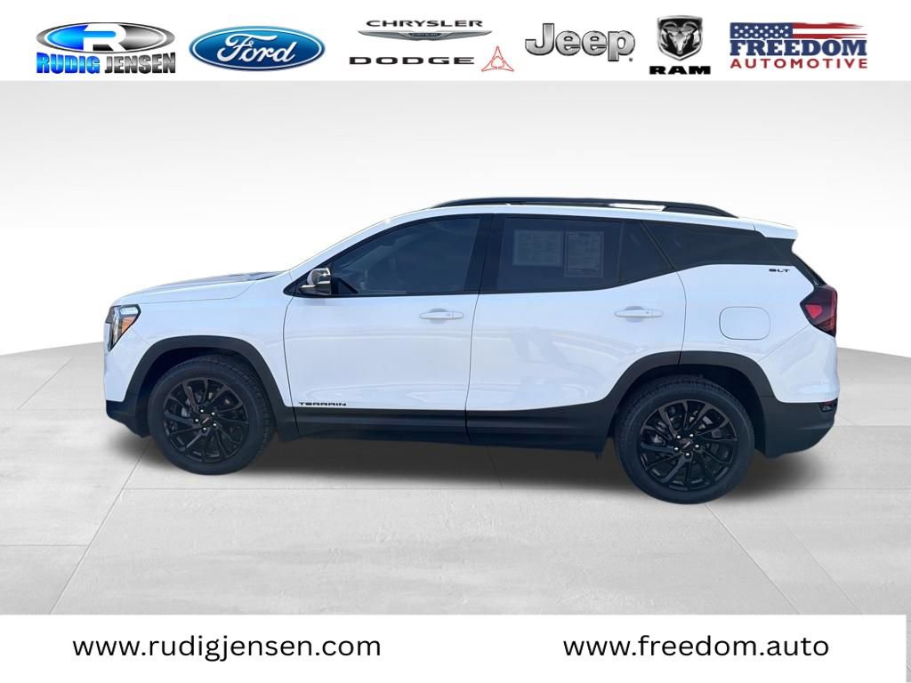 Used 2024 GMC Terrain SLT w/ Tech Package image 6