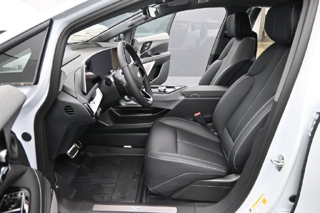 New 2026 Cadillac Optiq Sport 1 w/ LPO, Floor Liner Package AWD/4WD image 10