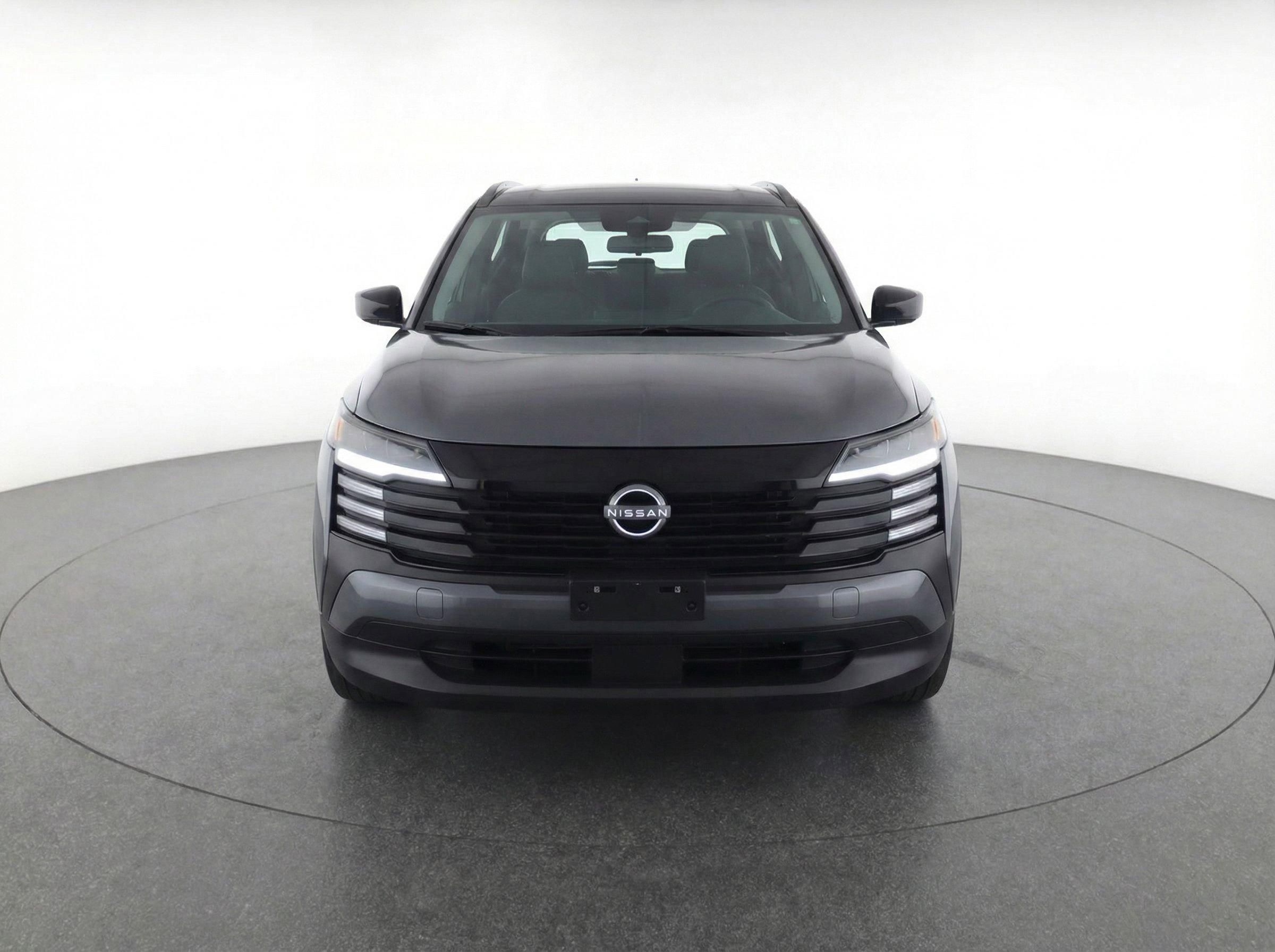 Used 2025 Nissan Kicks SV image 2