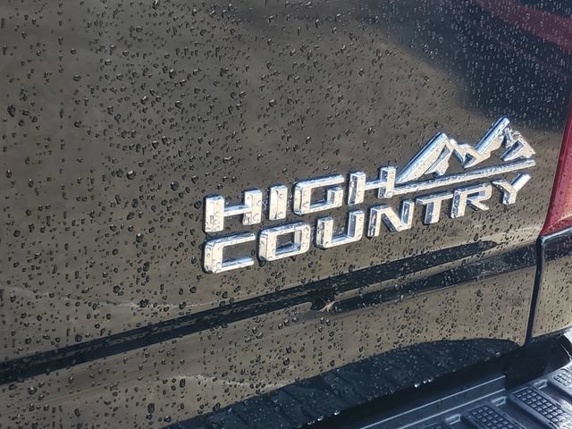 Used 2022 Chevrolet Silverado 2500 High Country w/ Safety Package II AWD/4WD image 8