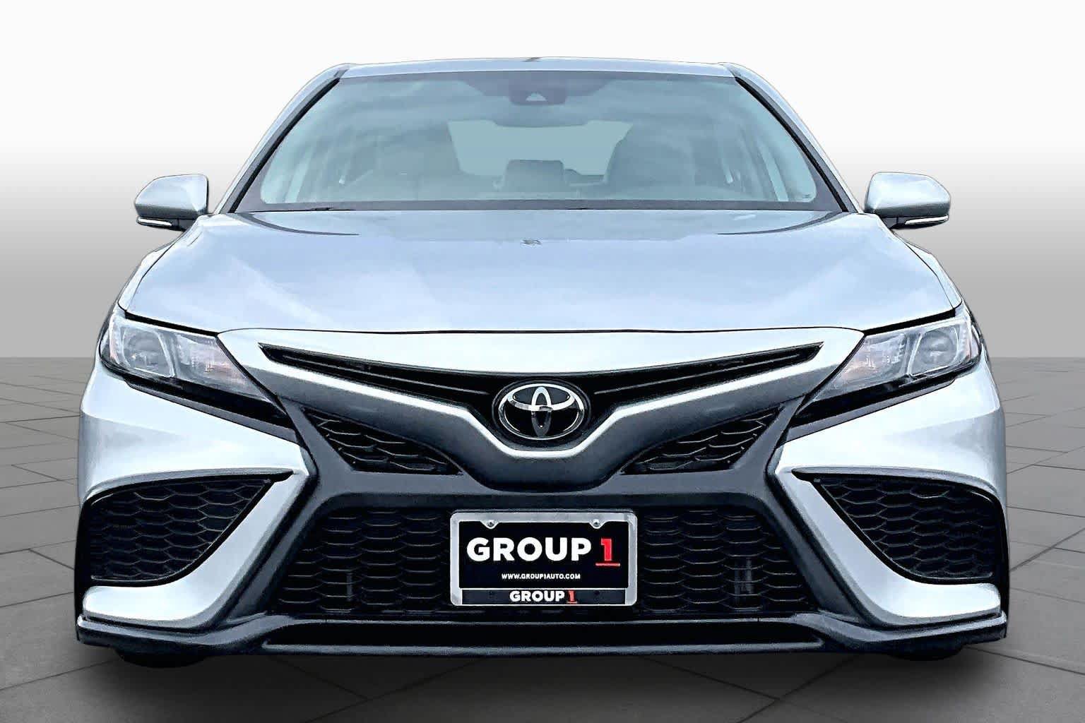 Used 2023 Toyota Camry SE FWD image 4