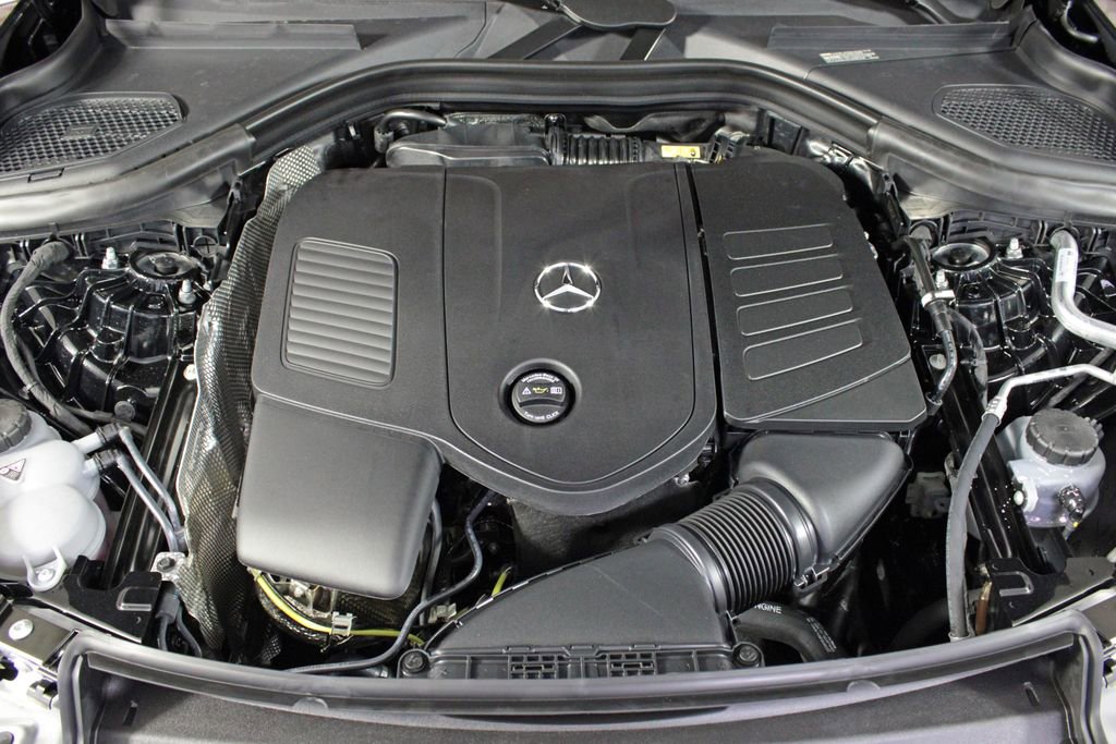 Certified 2025 Mercedes-Benz GLC 300 4MATIC image 33