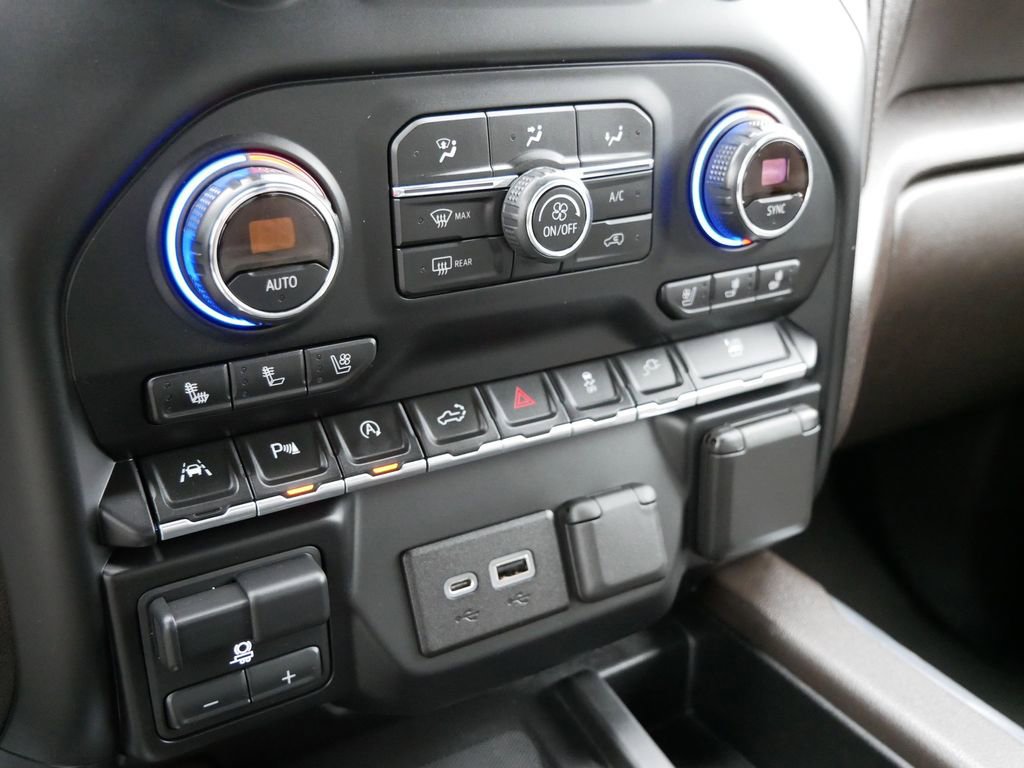 Used 2019 Chevrolet Silverado 1500 LTZ w/ LTZ Premium Package AWD/4WD image 25