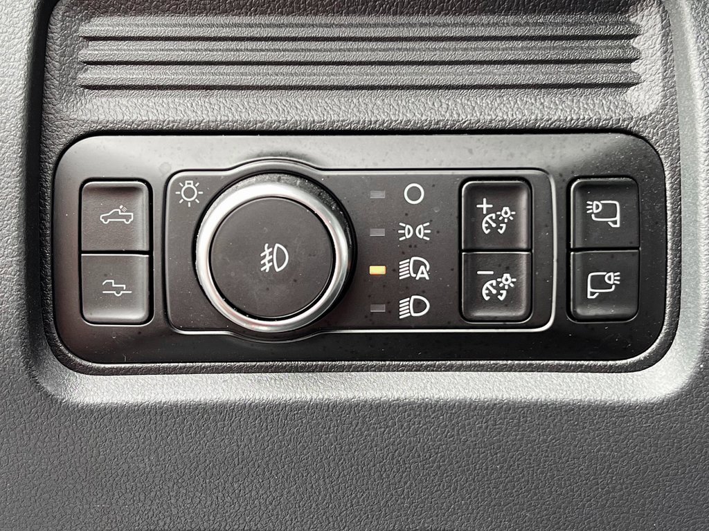 Used 2025 Ford F250 Platinum image 30