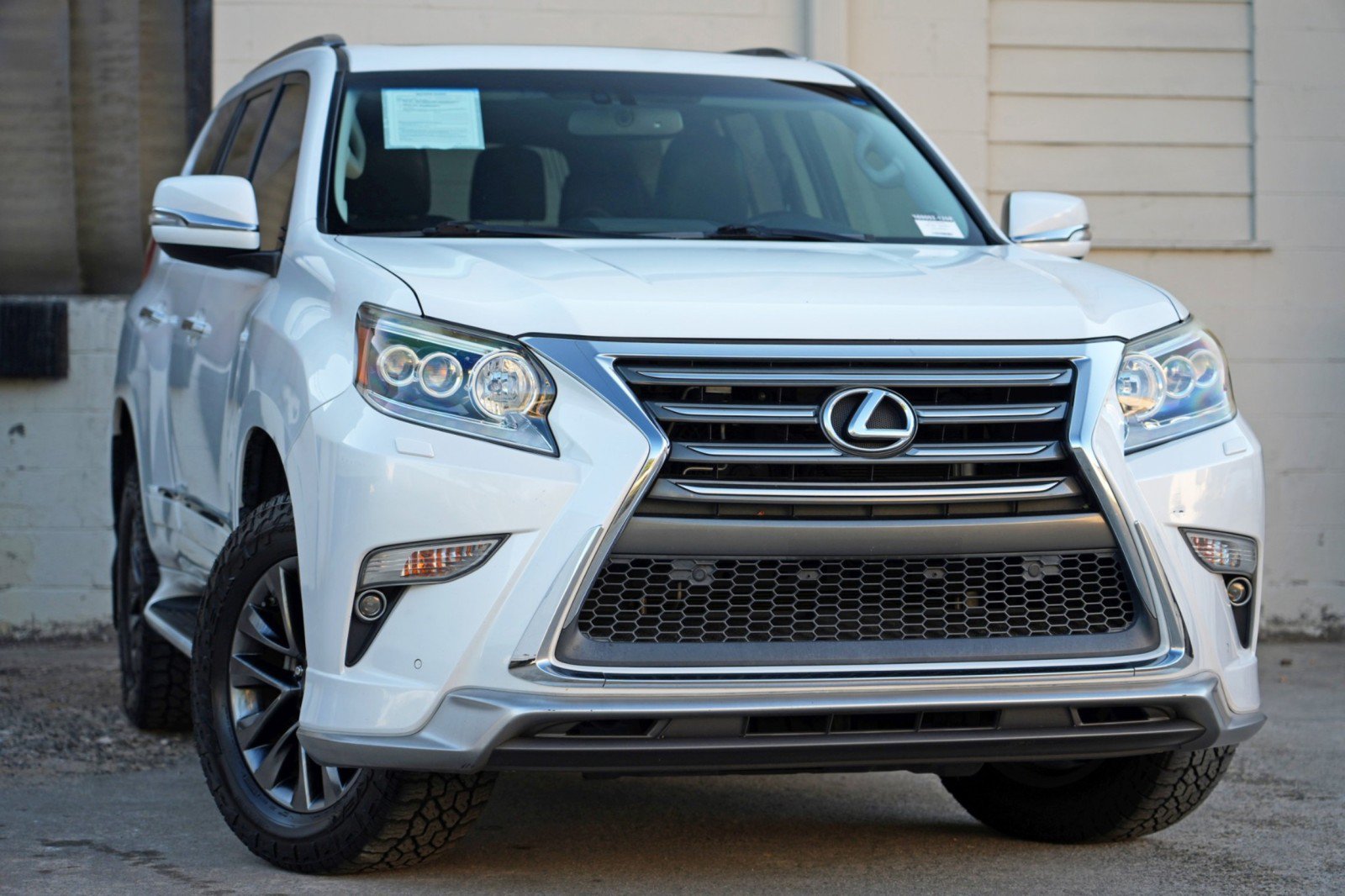 Used 2017 Lexus GX 460 Premium AWD/4WD image 2