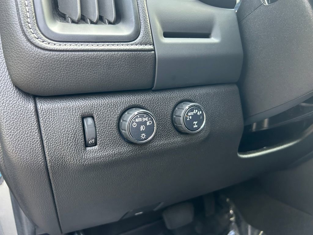 Used 2022 GMC Canyon Elevation image 21