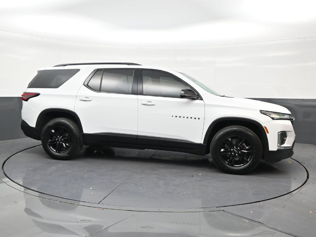 Used 2022 Chevrolet Traverse LS w/ Midnight/Sport Edition FWD image 6