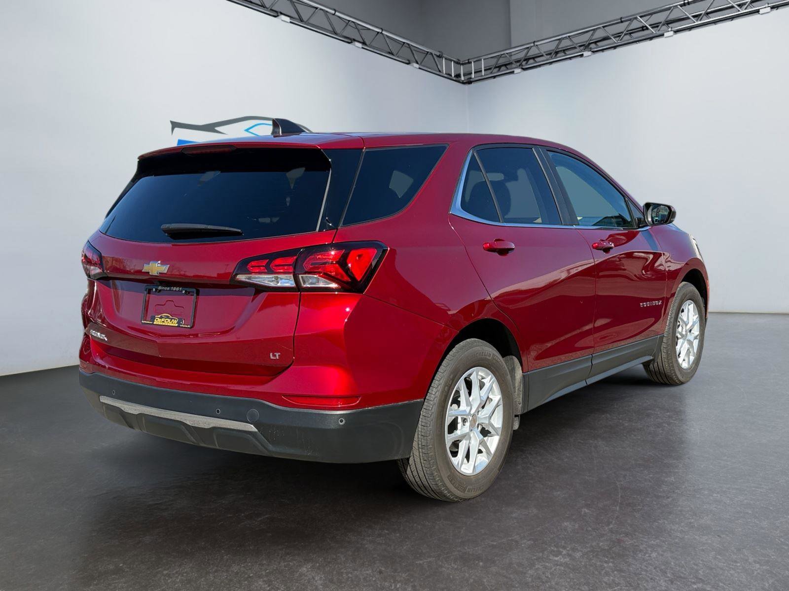 Used 2023 Chevrolet Equinox LT image 3