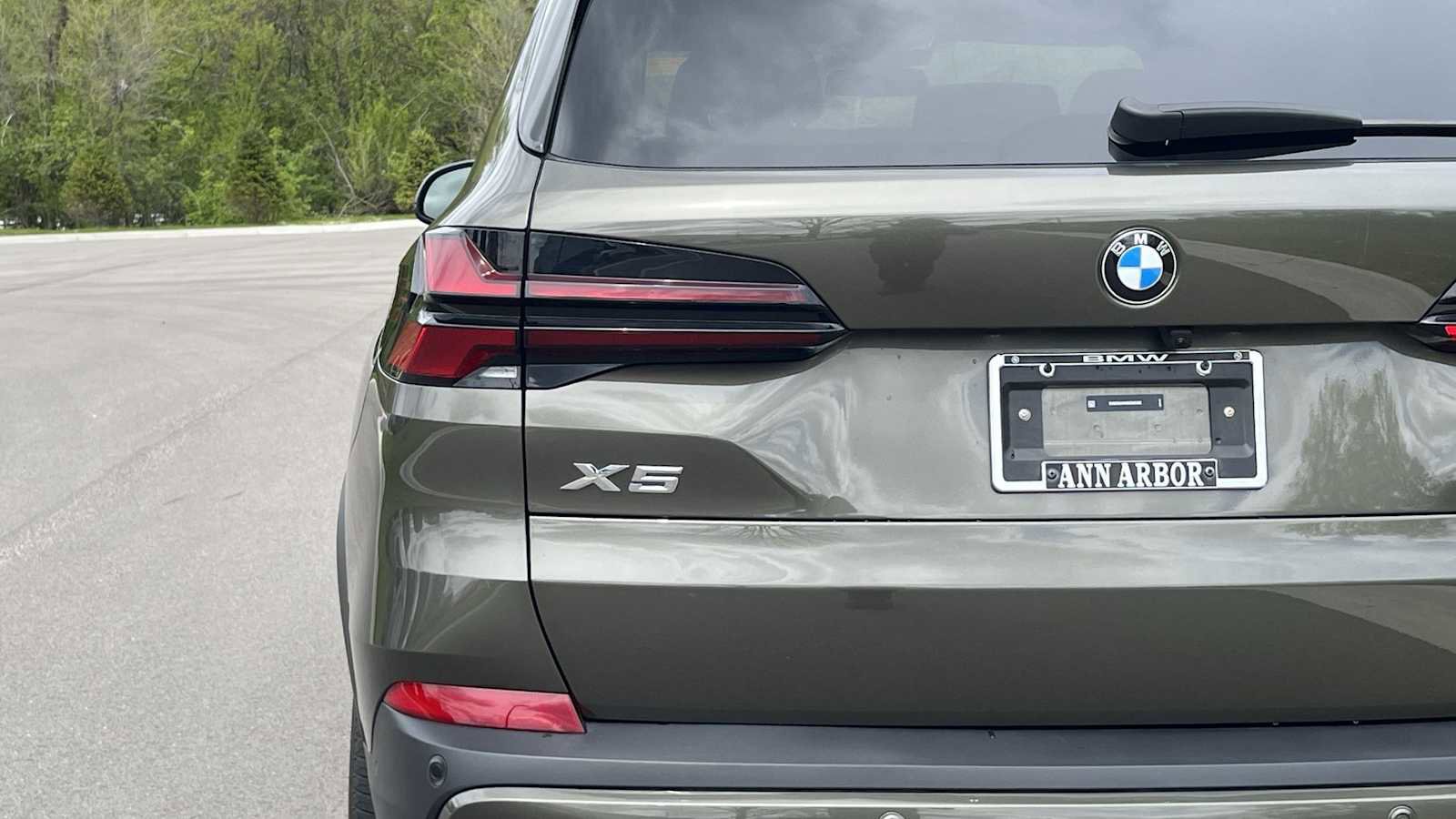 Used 2025 BMW X5 xDrive40i w/ Premium Package AWD/4WD image 17