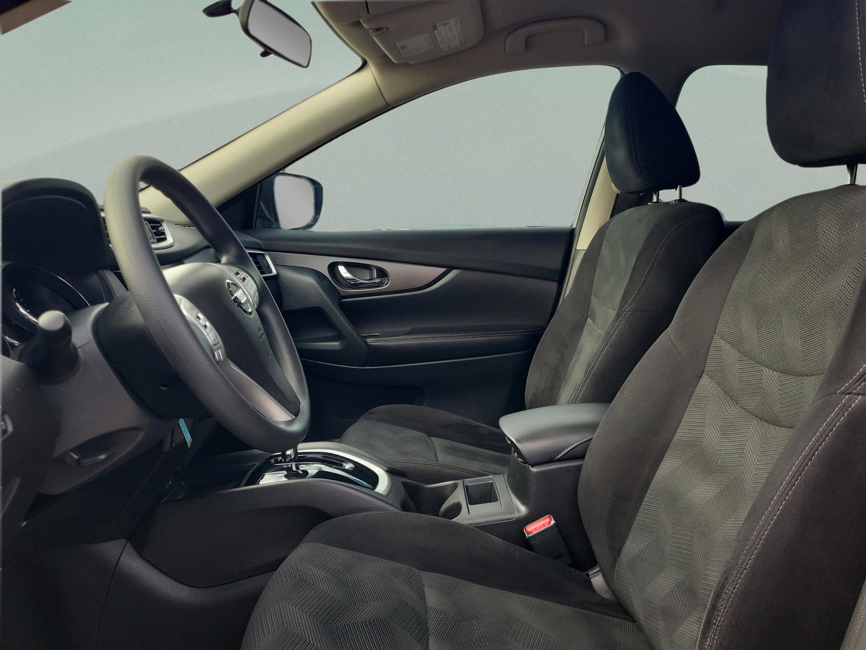 Used 2015 Nissan Rogue S w/ S Family Package image 14