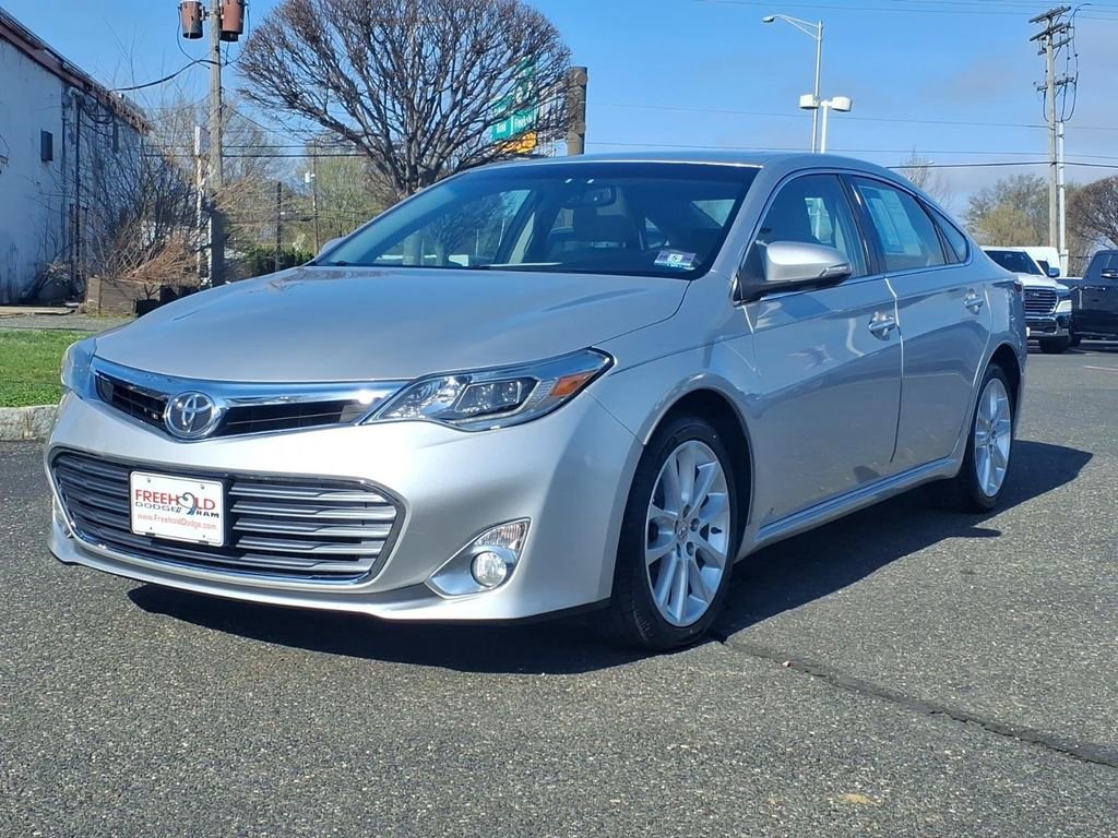 Used 2013 Toyota Avalon Limited image 3