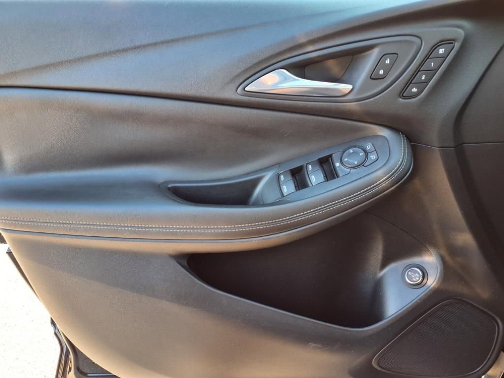 Used 2022 Buick Encore GX Essence w/ Experience Buick Package image 25