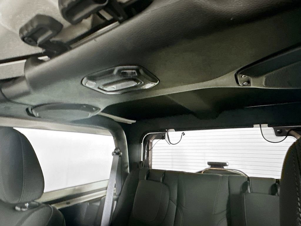 Used 2022 Jeep Wrangler Sport S image 21