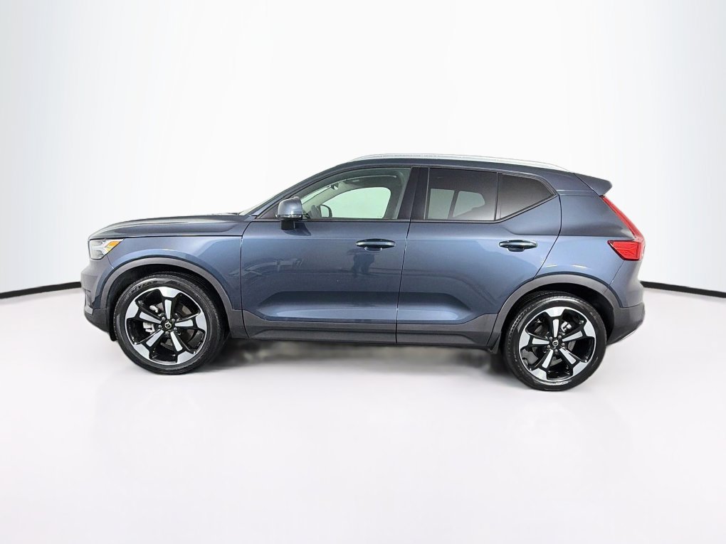 Used 2022 Volvo XC40 T5 Momentum w/ Premium Package AWD/4WD image 6