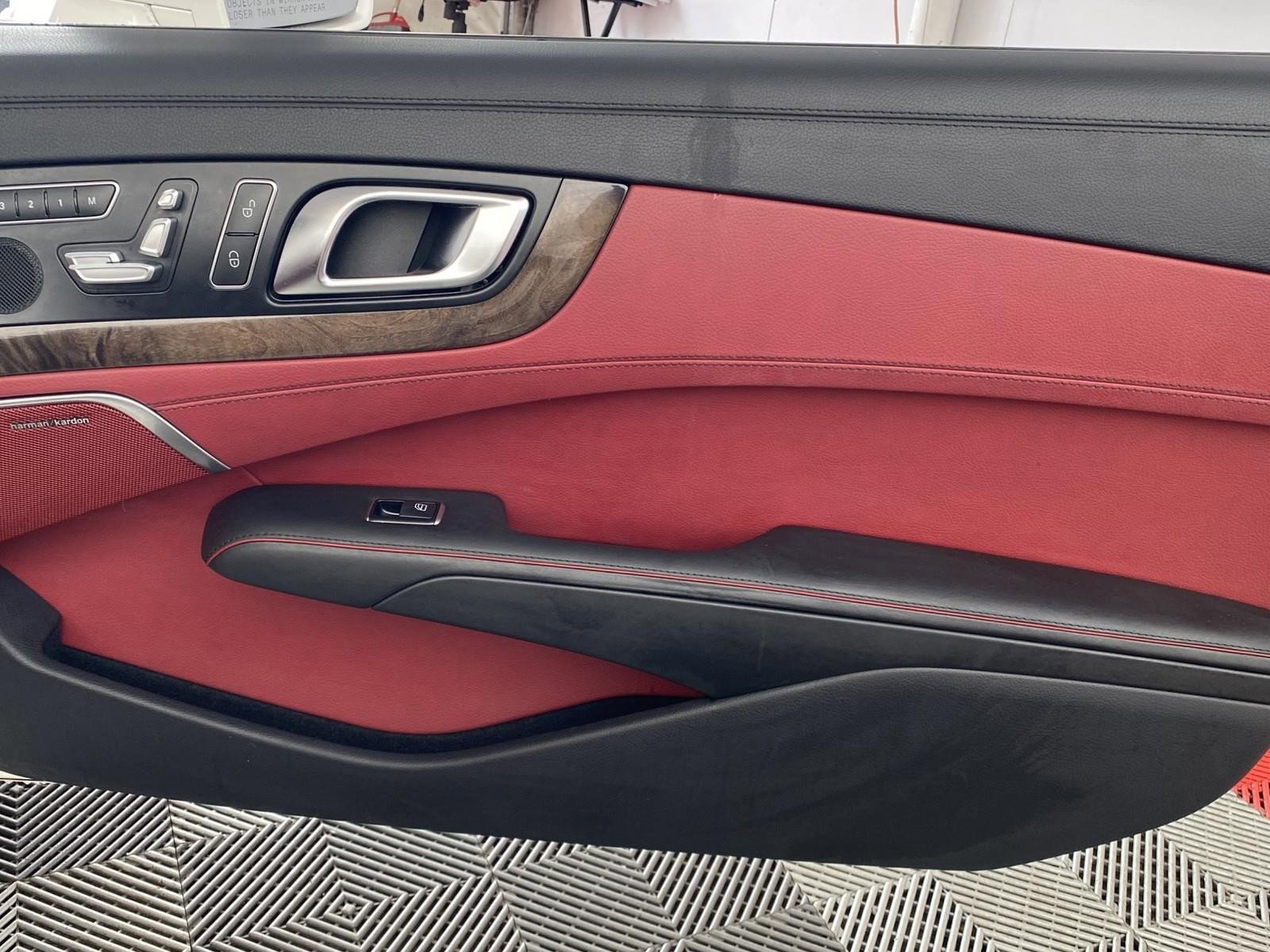 Used 2015 Mercedes-Benz SL 550 image 10