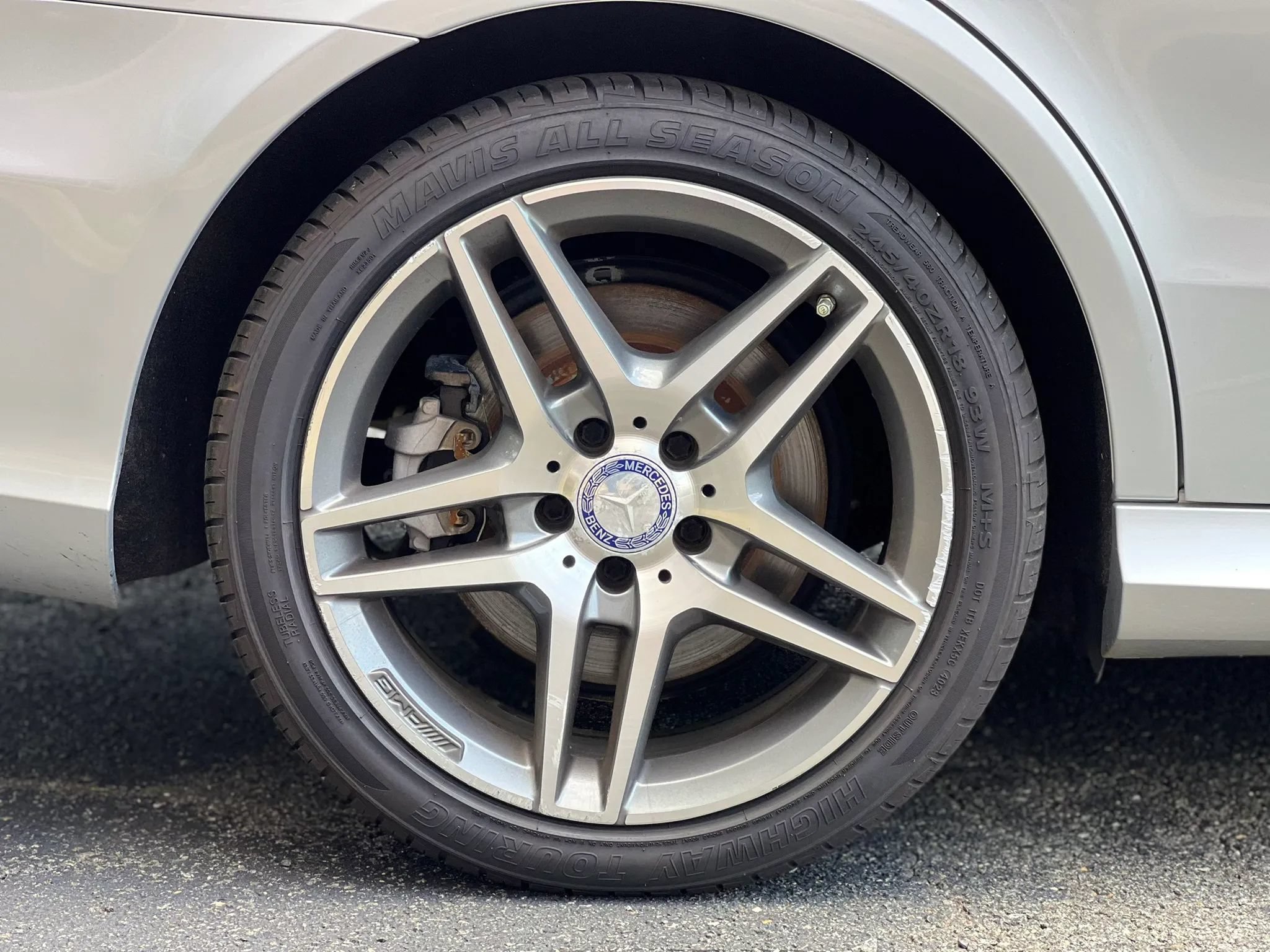 Used 2014 Mercedes-Benz E 550 4MATIC Sedan w/ Premium 1 Package image 53