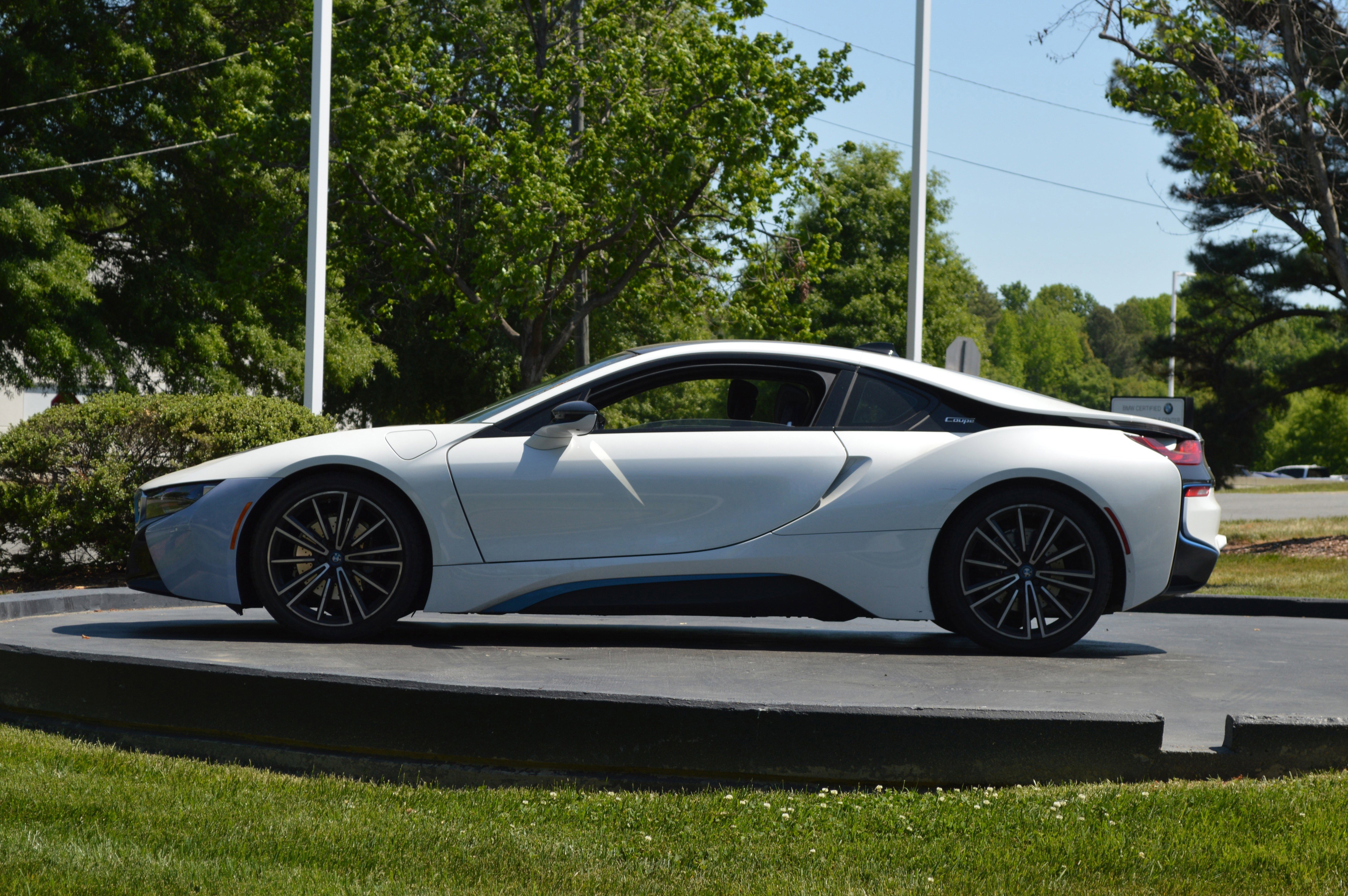 Used 2019 BMW i8 Coupe image 8