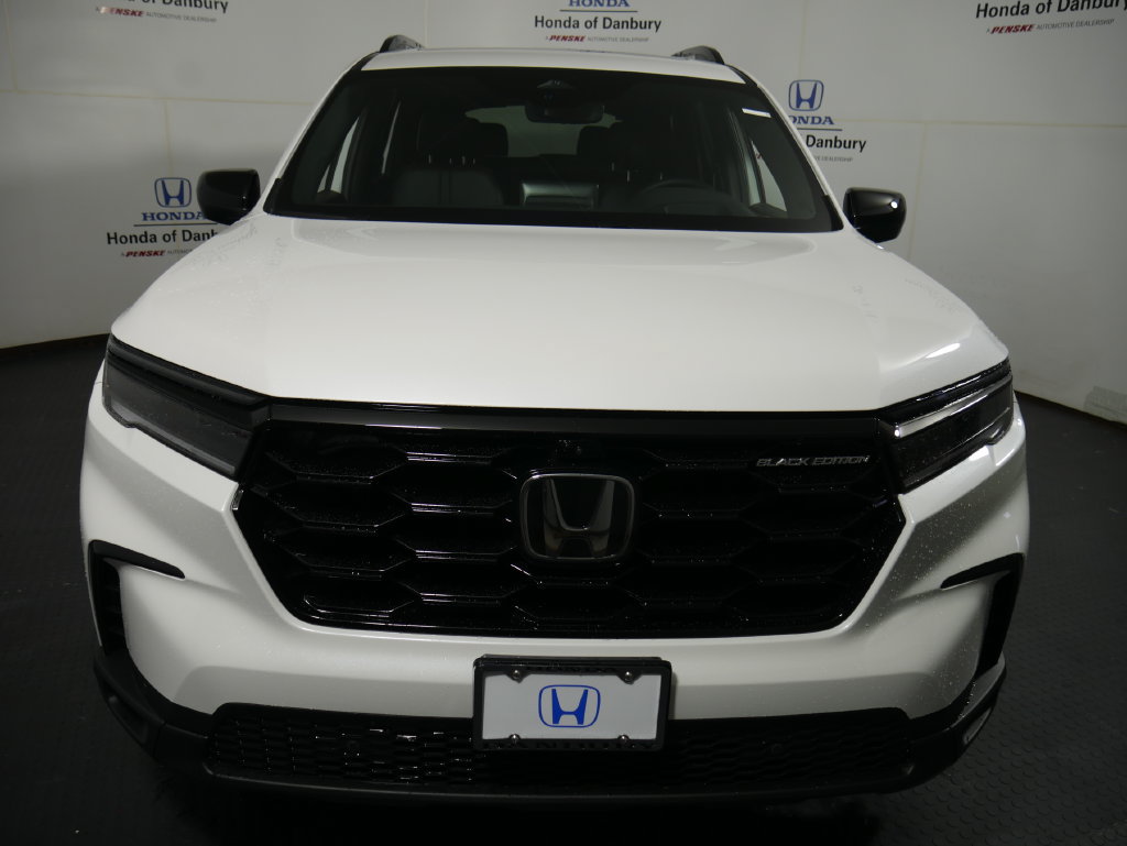New 2026 Honda Pilot Black Edition image 2