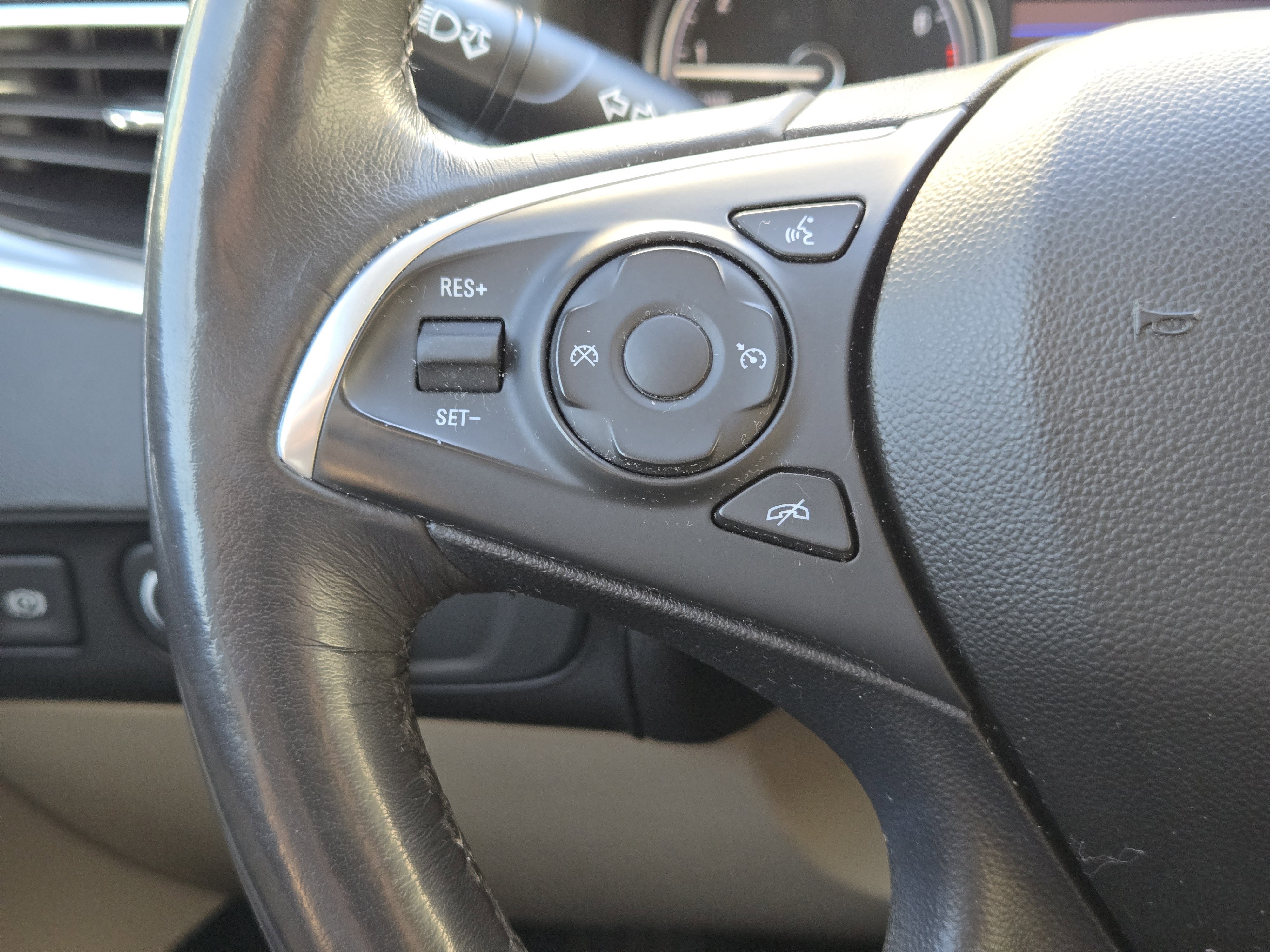 Used 2020 Buick Enclave Essence w/ Sport Touring Edition image 28