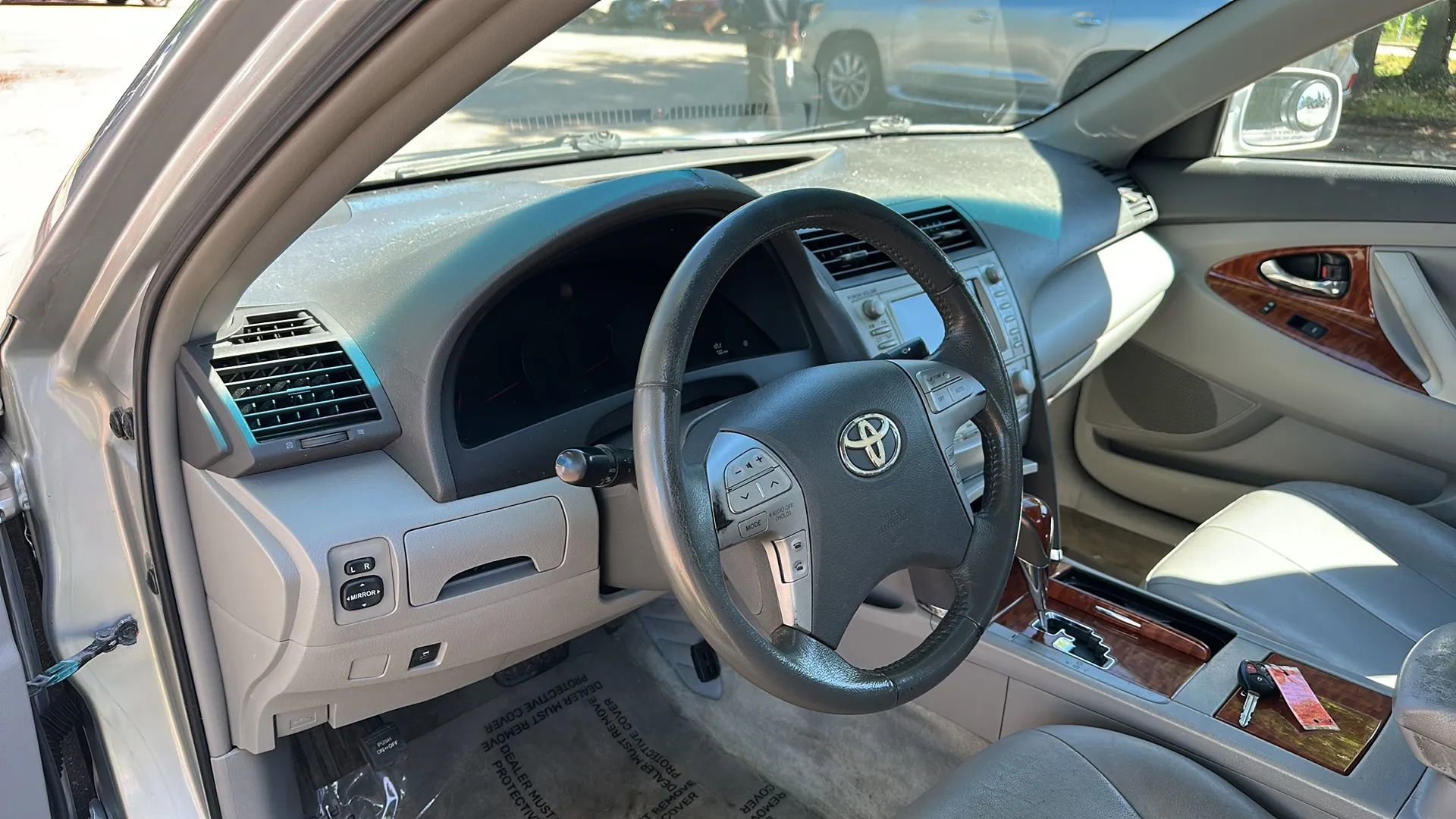 Used 2011 Toyota Camry XLE w/ SE/XLE Extra-Value Pkg FWD image 13