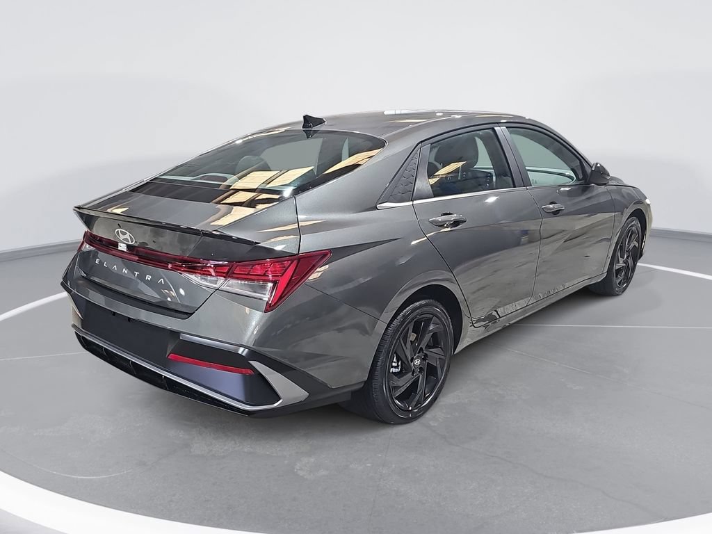 New 2026 Hyundai Elantra SEL Sport Premium FWD image 5