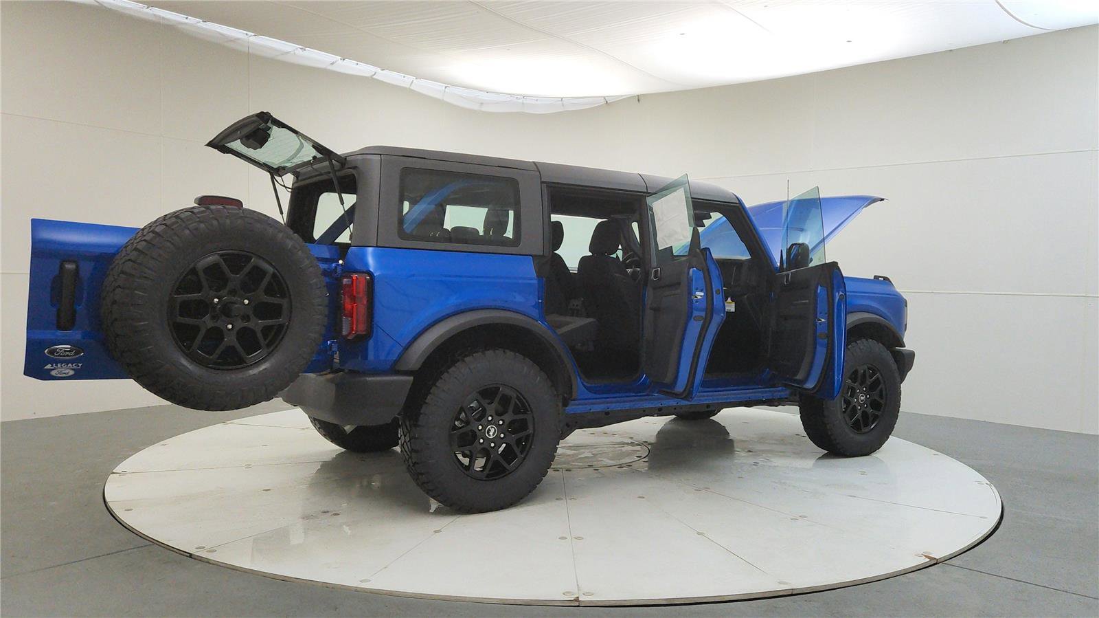 New 2025 Ford Bronco 4-Door image 14