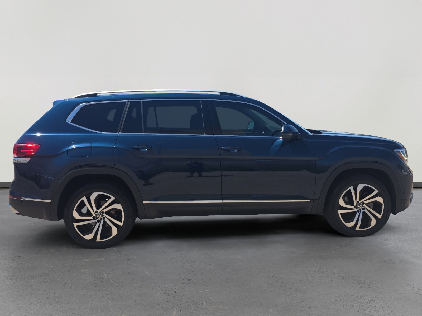 Used 2021 Volkswagen Atlas SEL Premium AWD/4WD image 6