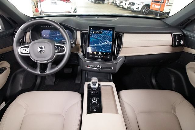 Certified 2026 Volvo XC90 B6 Plus AWD/4WD image 6