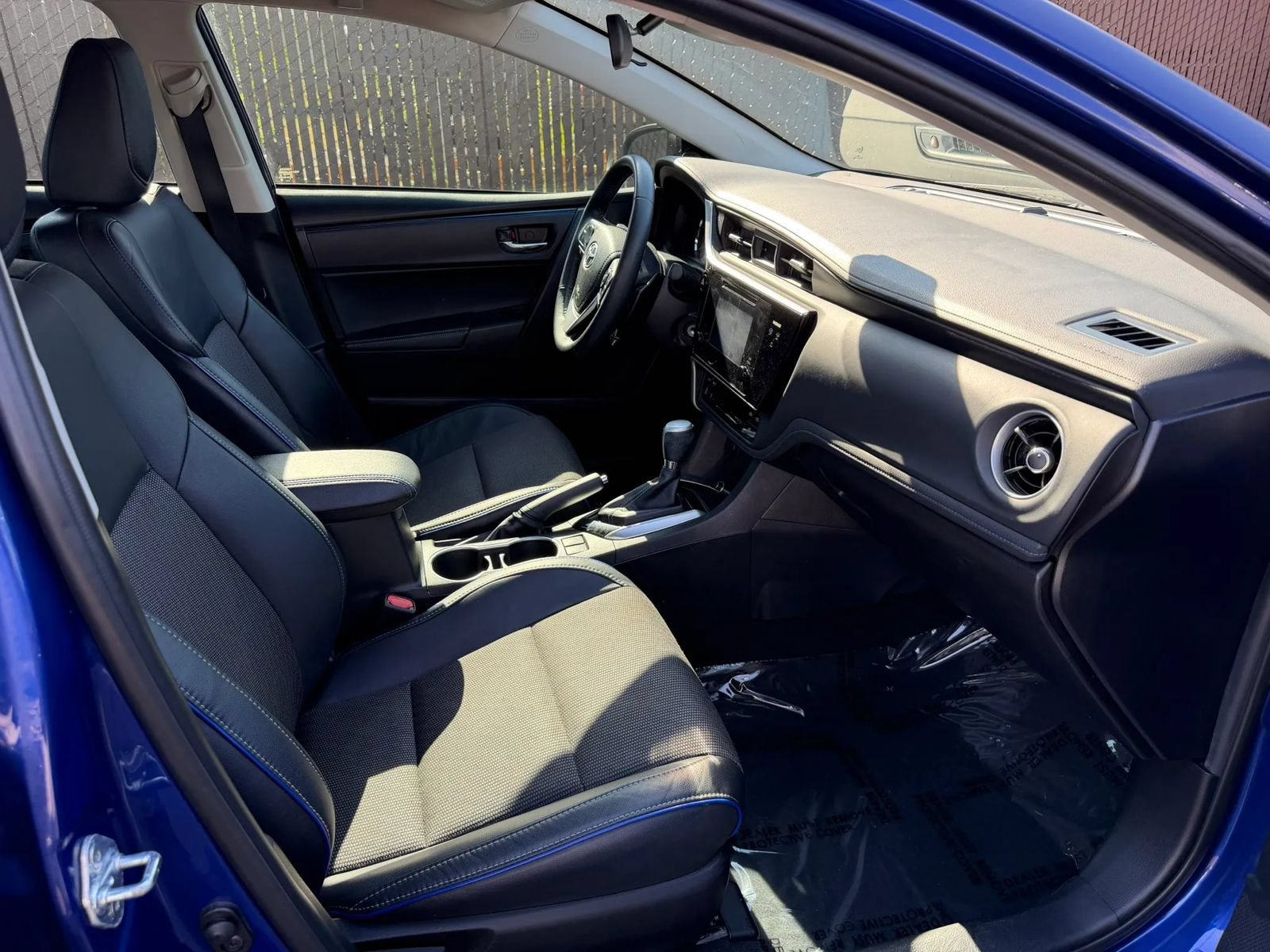 Used 2017 Toyota Corolla SE w/ Body Protection Package FWD image 14