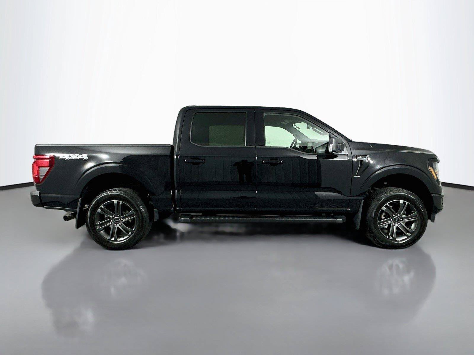 Used 2025 Ford F150 XLT w/ Equipment Group 302A MID AWD/4WD image 17