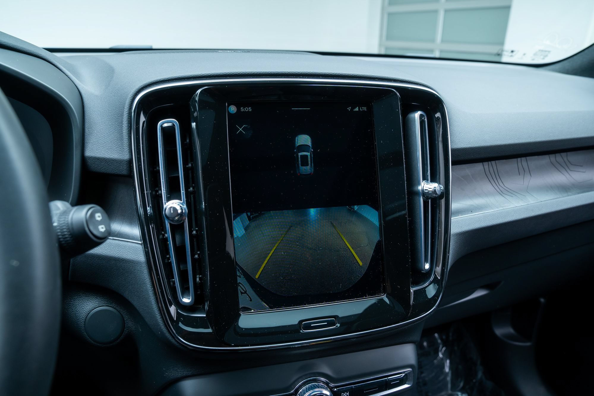Used 2023 Volvo XC40 Recharge Ultimate w/ Protection Package Premier AWD/4WD image 14