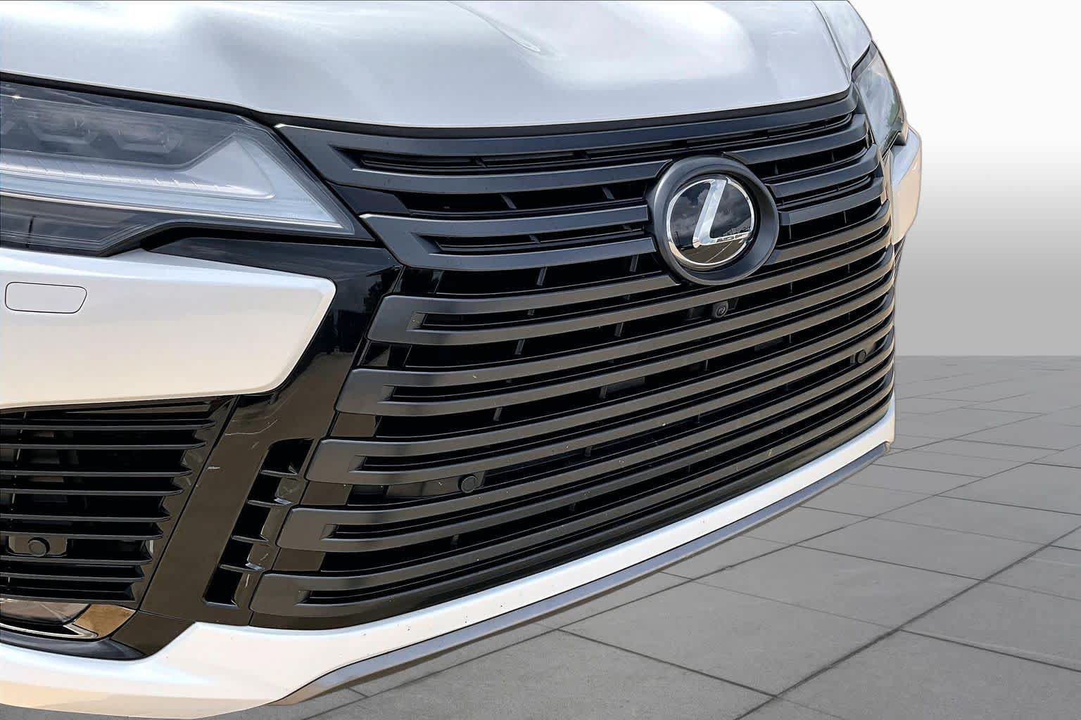 Certified 2025 Lexus LX 700h Luxury w/ Appearance Package AWD/4WD image 30