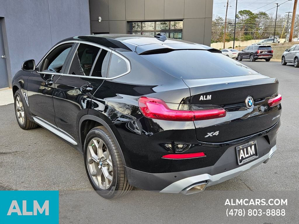 Used 2025 BMW X4 xDrive30i image 3