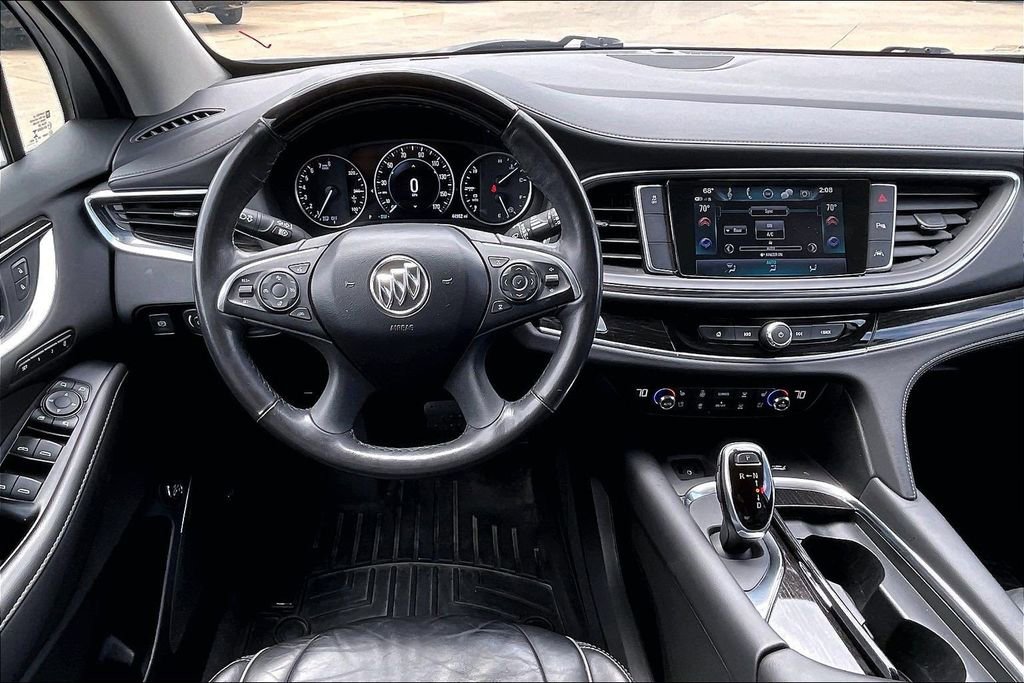 Used 2019 Buick Enclave Avenir w/ LPO, Cargo Package FWD image 5