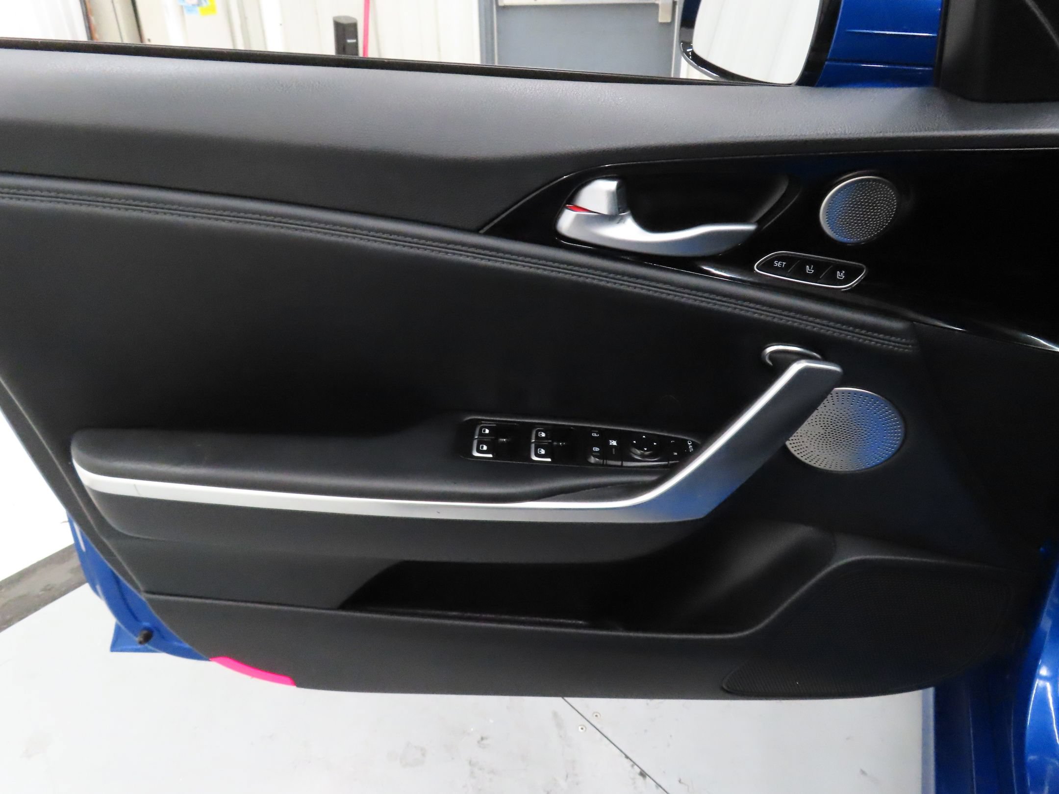 Used 2018 Kia Stinger Premium AWD/4WD image 10