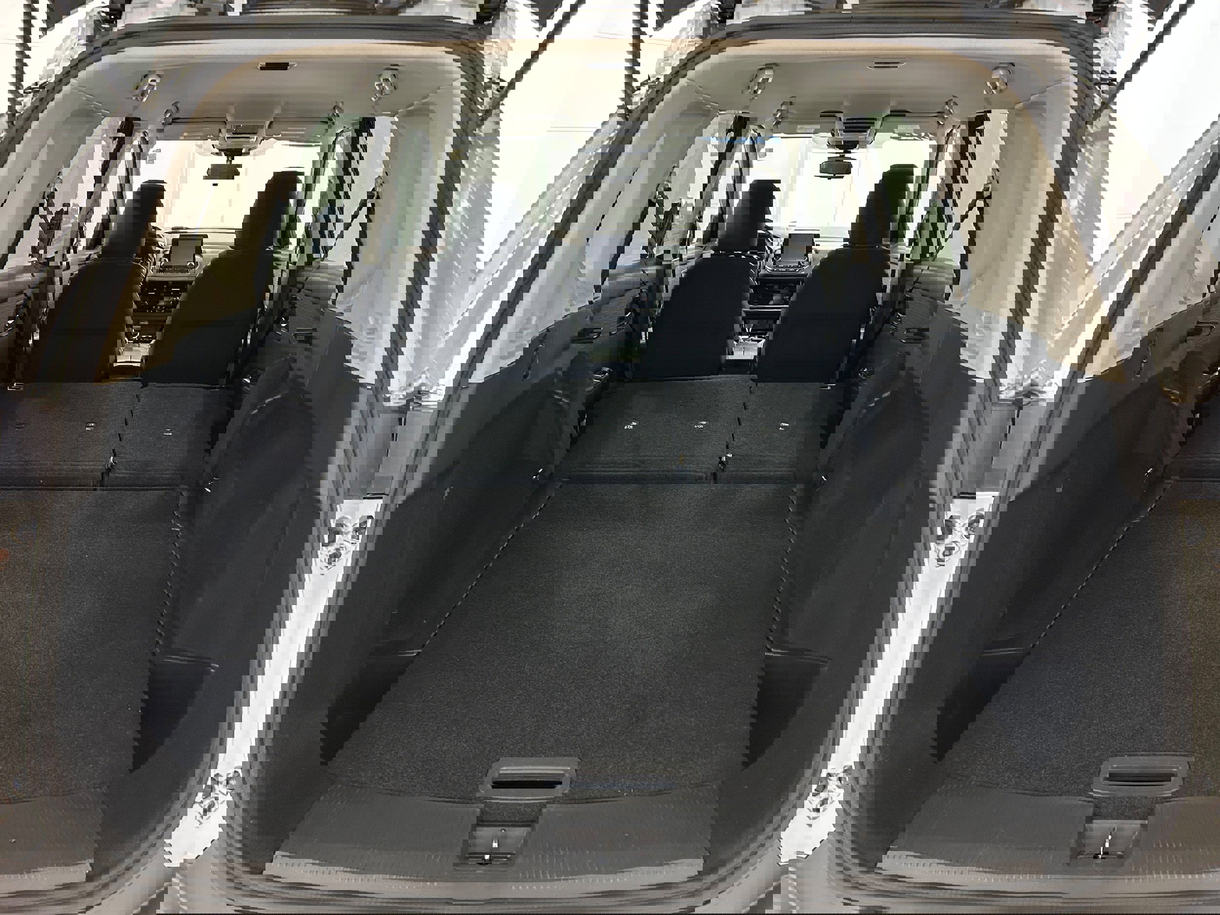 Used 2021 Nissan Rogue SV image 29