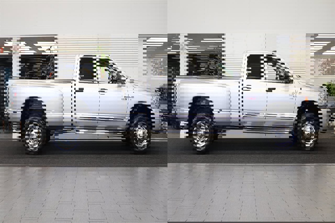 Used 2008 Dodge Ram 3500 Truck Laramie w/ Trailer Tow Group AWD/4WD image 5