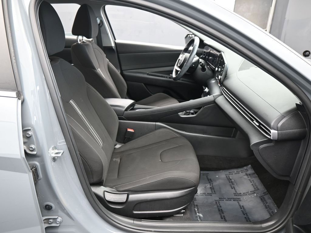 Used 2022 Hyundai Elantra SEL w/ Convenience + Premium Package FWD image 37